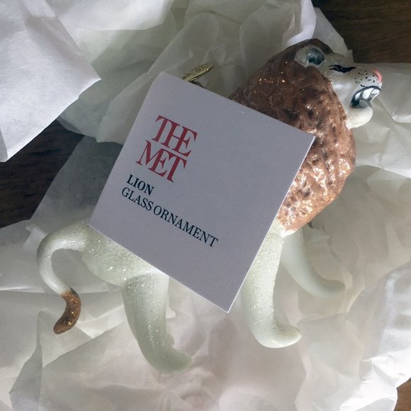 The Met blown glass lion ornament NWT - Picture 3 of 7